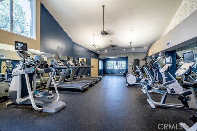 Building Photo - 5565 Canoga Ave