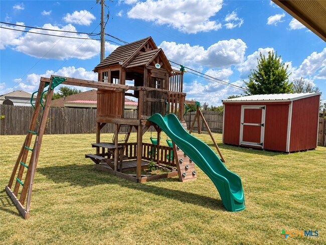 Building Photo - 9402 Cricket Dr