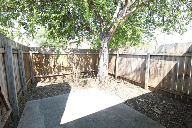 Building Photo - 14302 Indian Woods