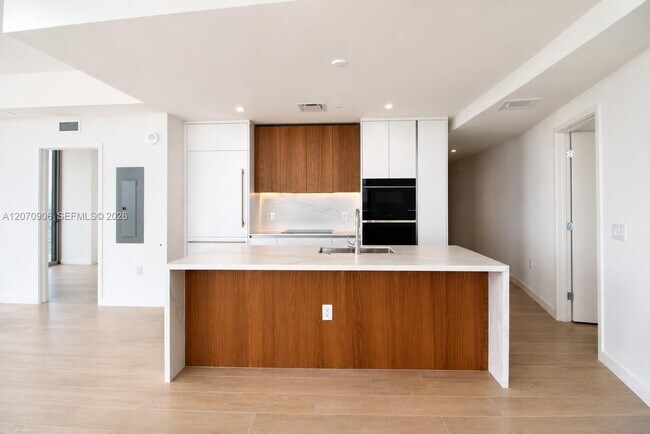 Building Photo - 1400 Biscayne Blvd