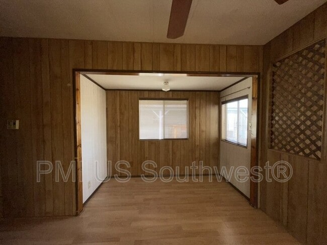 Building Photo - 1054 Riverview Dr
