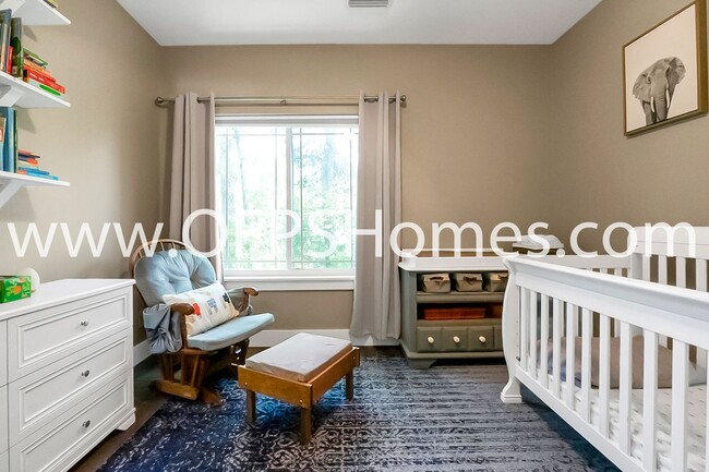 Building Photo - 712 Cypress Dr