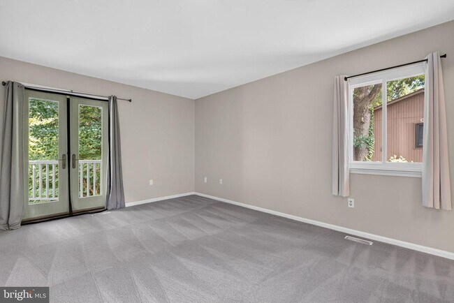 Building Photo - 6 Youngs Farm Ct