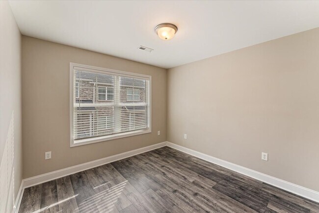 Building Photo - 415 Flt Rdg Wy