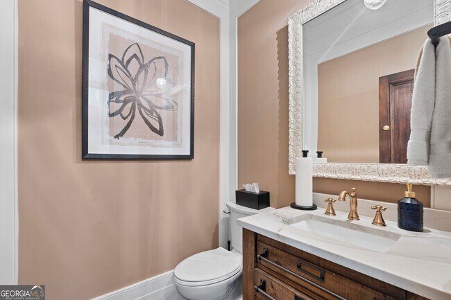 Building Photo - 235 Smokerise Trce