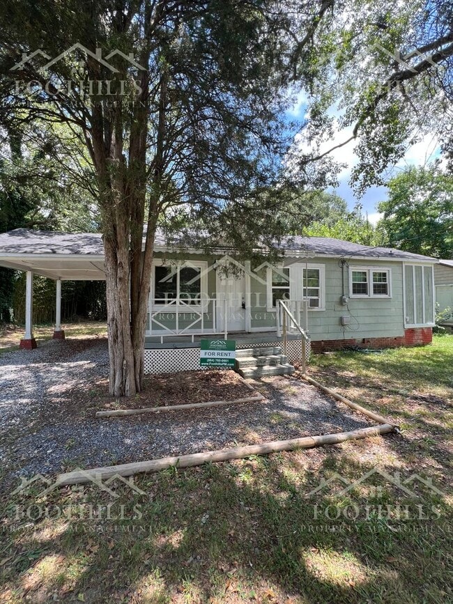 Building Photo - Affordable 3 Bedroom Home Near Hwy 28 with...