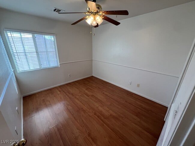 Building Photo - 756 Gritty Garnet Ave