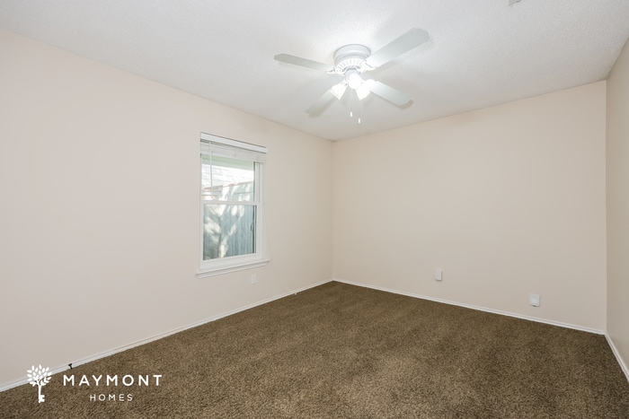 Building Photo - 806 Love Wood Ln