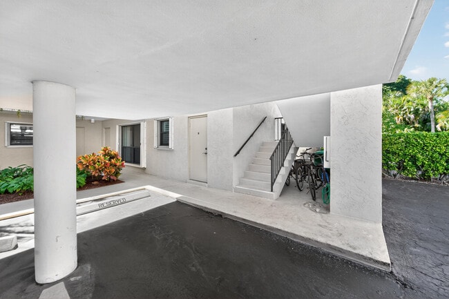 Building Photo - 6 Concourse Dr