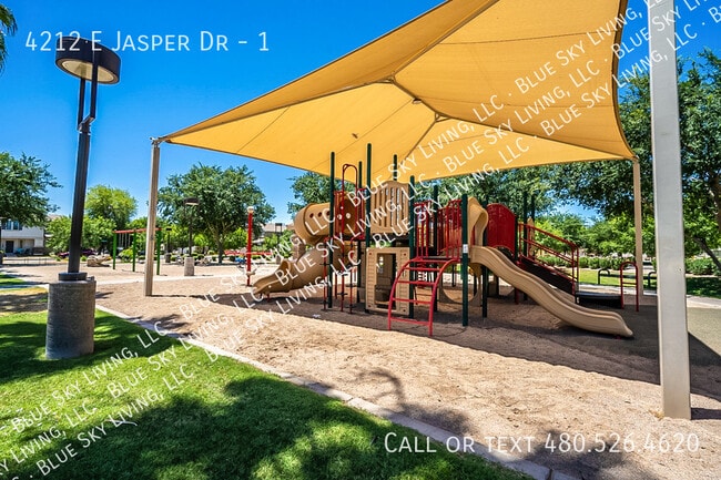 Building Photo - 4212 E Jasper Dr