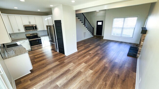 Building Photo - High-End Touches & Flexible Space in a Bea...