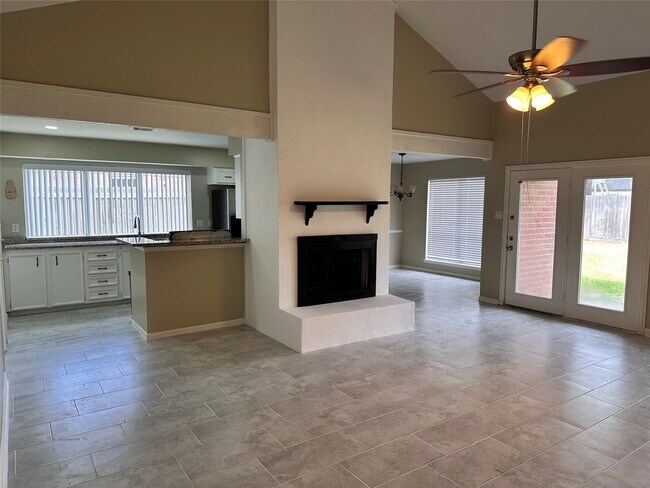 Primary Photo - 1102 Red Rock Canyon Dr