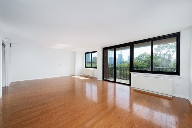 Building Photo - 700 Grove St