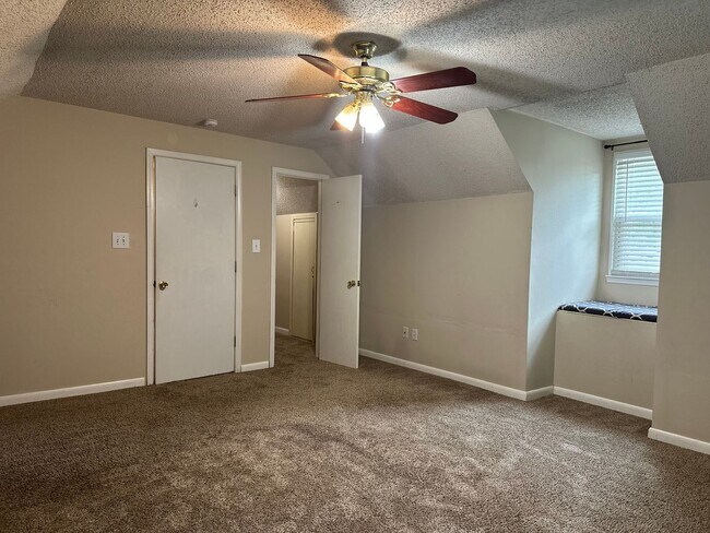 Building Photo - Contact Peggy Goodman 501 676 1758