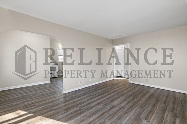 Building Photo - 224 Grover Ave