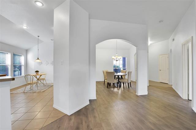 Building Photo - 2309 Trickling Creek Dr