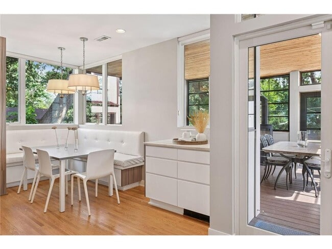 Building Photo - 3933 Zenith Ave S