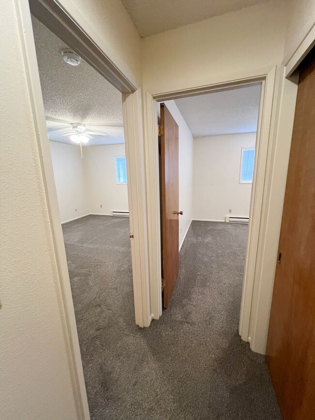 Building Photo - 3 Bedroom, 2 Bath - Home in Moyina Heights