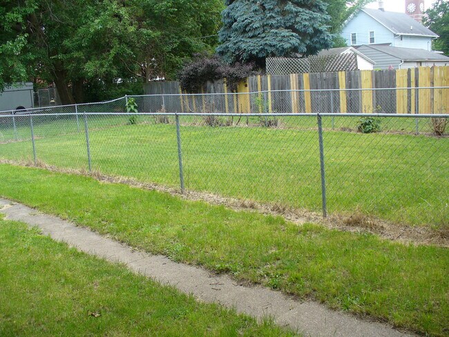 Building Photo - 1217 17th Ave