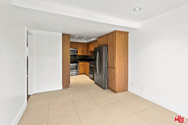 Building Photo - 8105 Redlands St