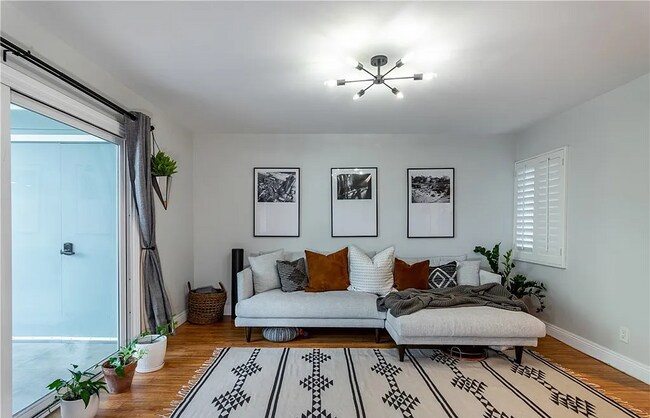 Building Photo - Executive Bixby Village condo with gorgeou...