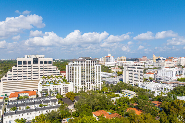 501-525 Valencia Ave aerial - Villa Valencia