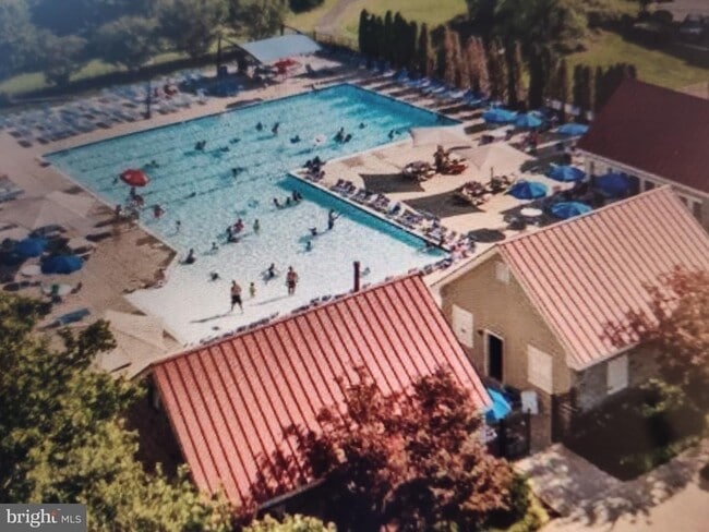 Building Photo - 1725 Emory St