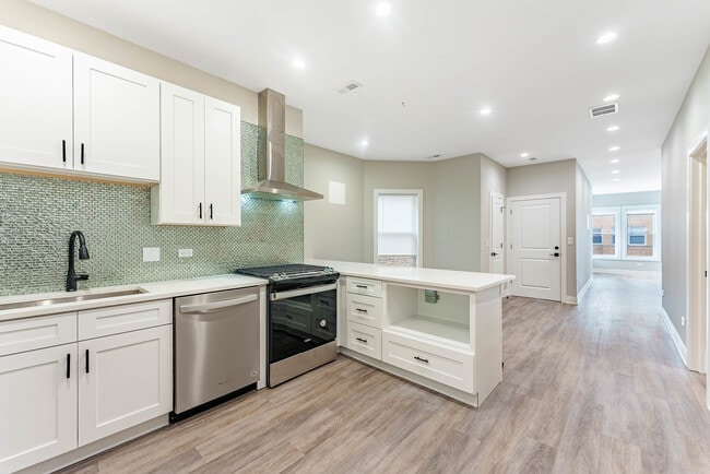 Building Photo - 4937 N Albany Ave