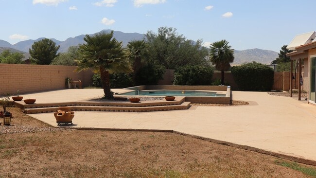 Building Photo - inground pool