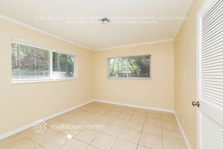 Building Photo - 228 NE 25th St