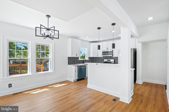 Building Photo - 5309 Chesapeake Rd