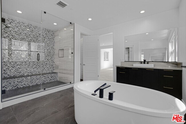 Building Photo - 20056 Mersey Ln