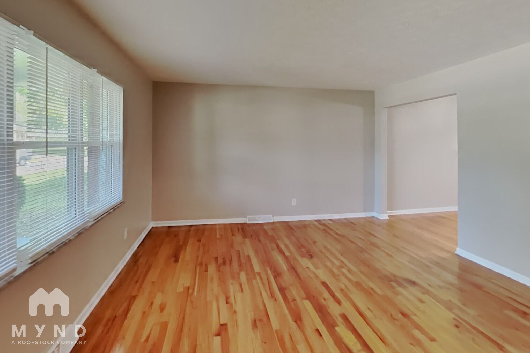 Building Photo - 5621 Oakmont Dr