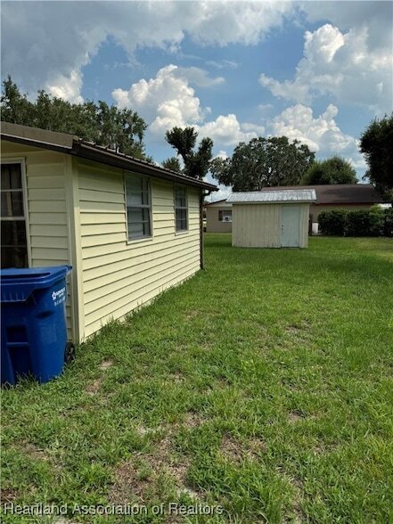 Building Photo - 307 N Lake Reedy Blvd