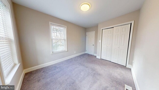 Building Photo - 2011 N Oakland St