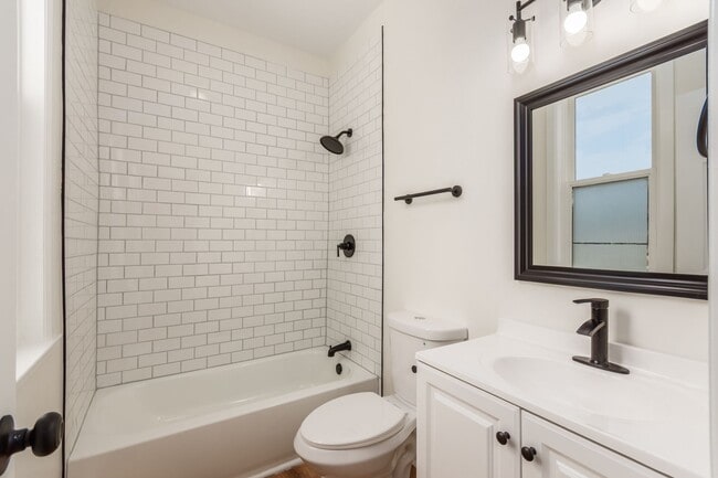 Building Photo - 865 Old Leonard Ave