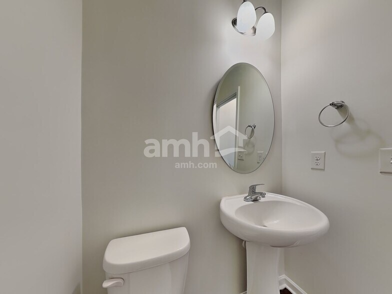 Building Photo - 128 Cherry Bark Dr