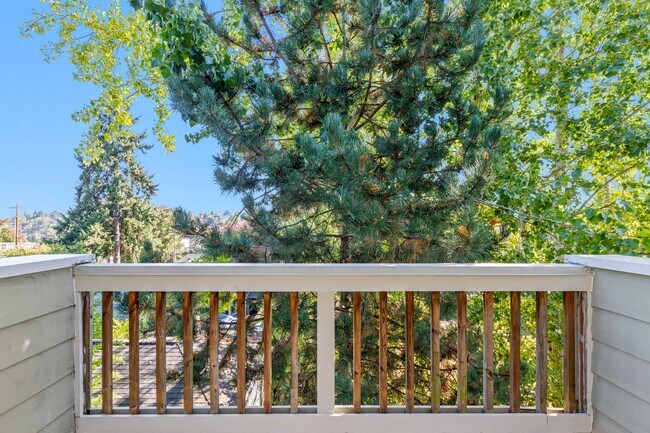 Building Photo - 3bd/3ba Seattle House