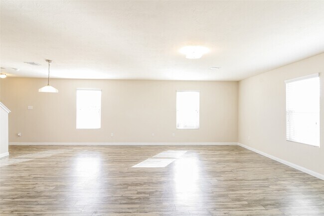 Building Photo - 6003 Sunrise Light Ln