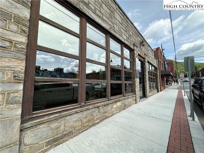 Primary Photo - 164 Depot St