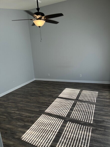 Master Bedroom Without Furniture - 3930 SW Greenwood Way