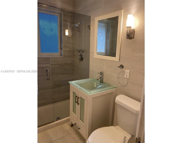 Building Photo - 812 NE 90th St