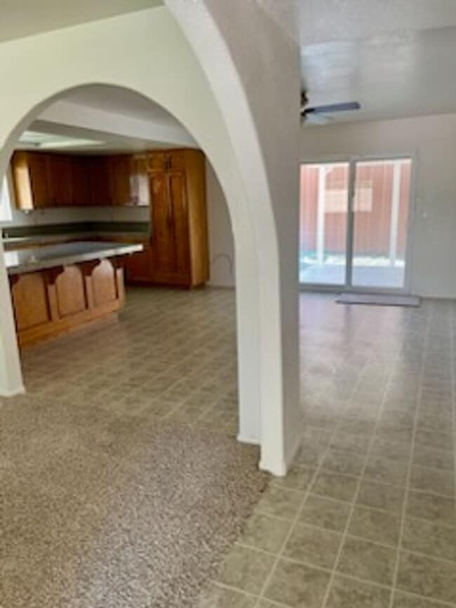 Building Photo - 3 Bedroom, 2 Bath Remodeled House in Hemet...