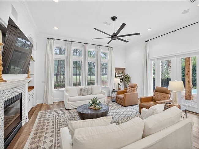 Building Photo - 3161 Club Dr