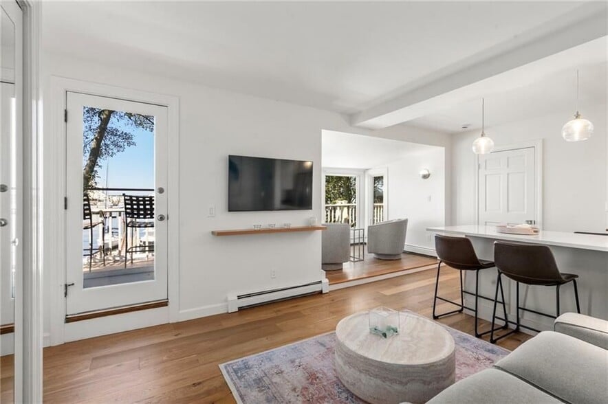 Building Photo - 58 Washington St