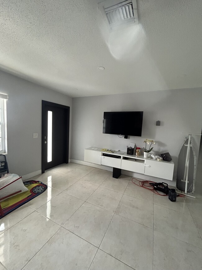 Building Photo - 5804 S Bond Dr