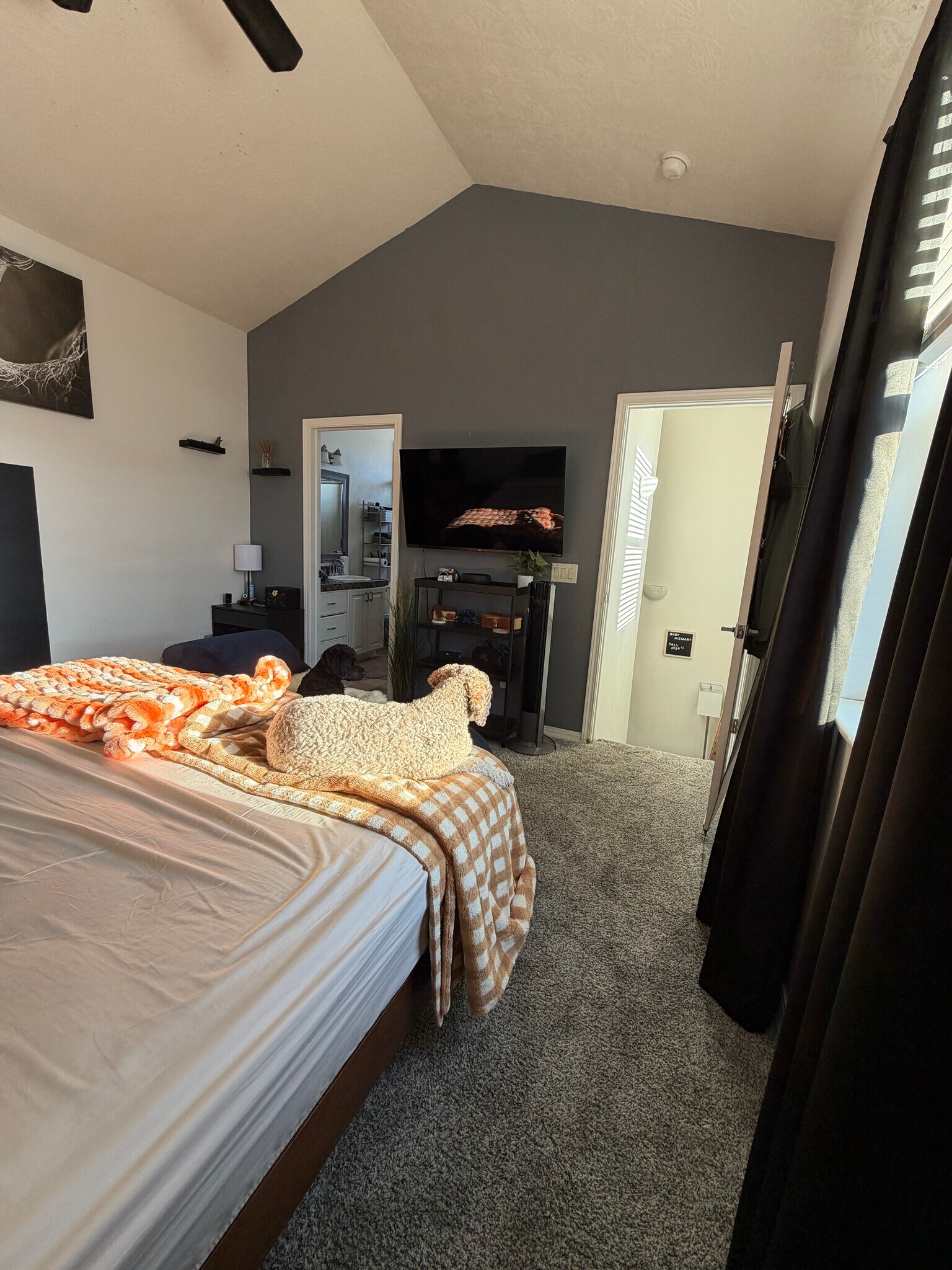 Building Photo - 70 N Main St