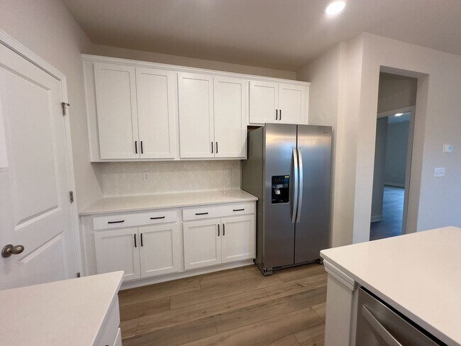 Building Photo - Custom Home in Bella Vita!