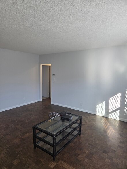 Building Photo - 190 Lake Shore Rd