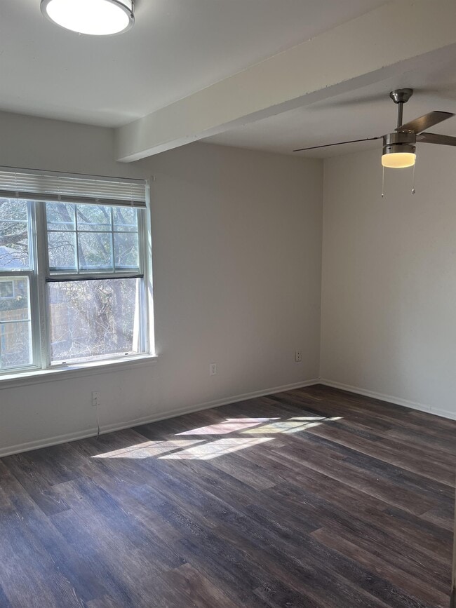 Building Photo - 5429 Prince Dr